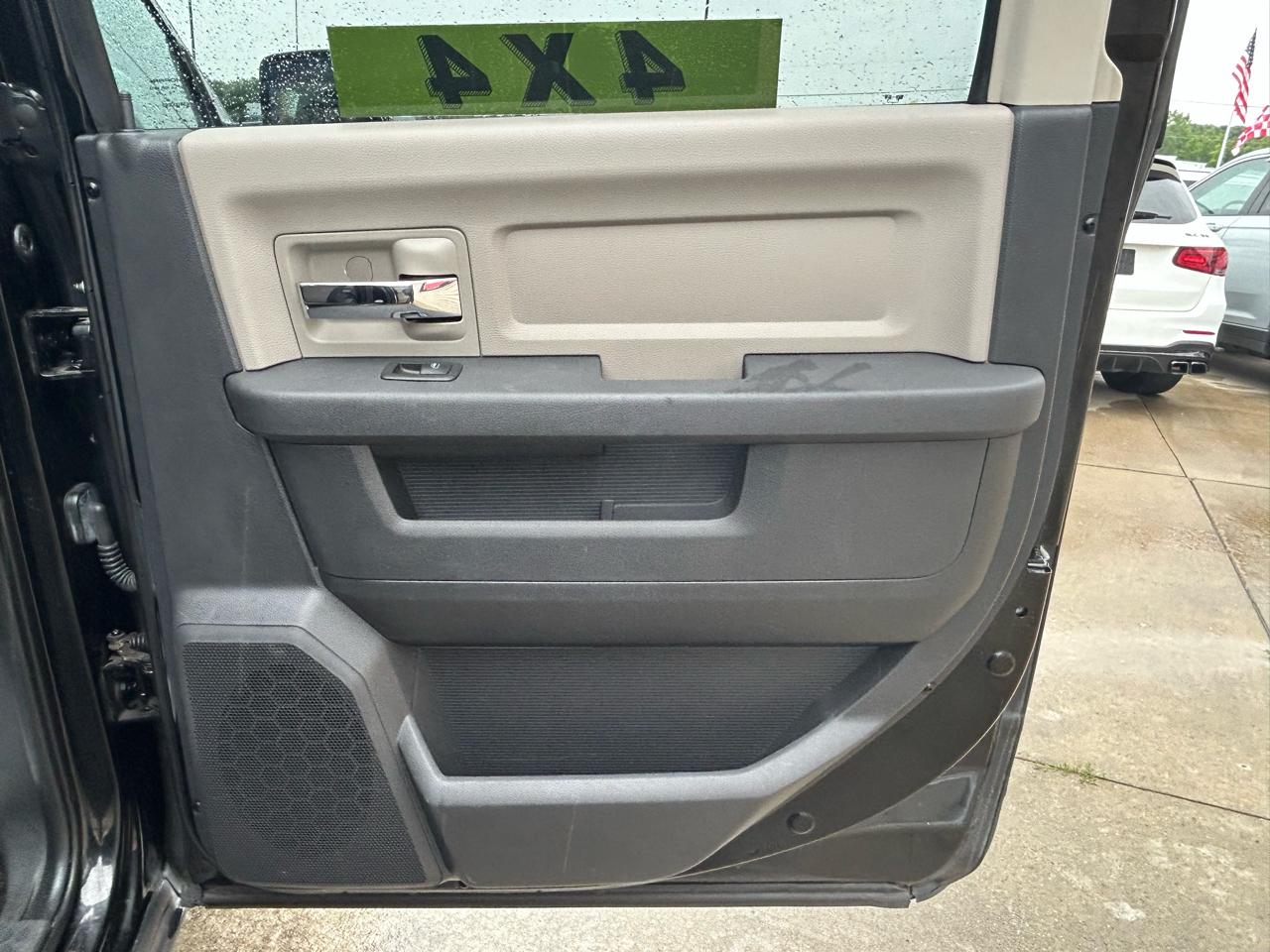 RAM 1500 4WD Crew Cab 140.5" Big Horn 2012