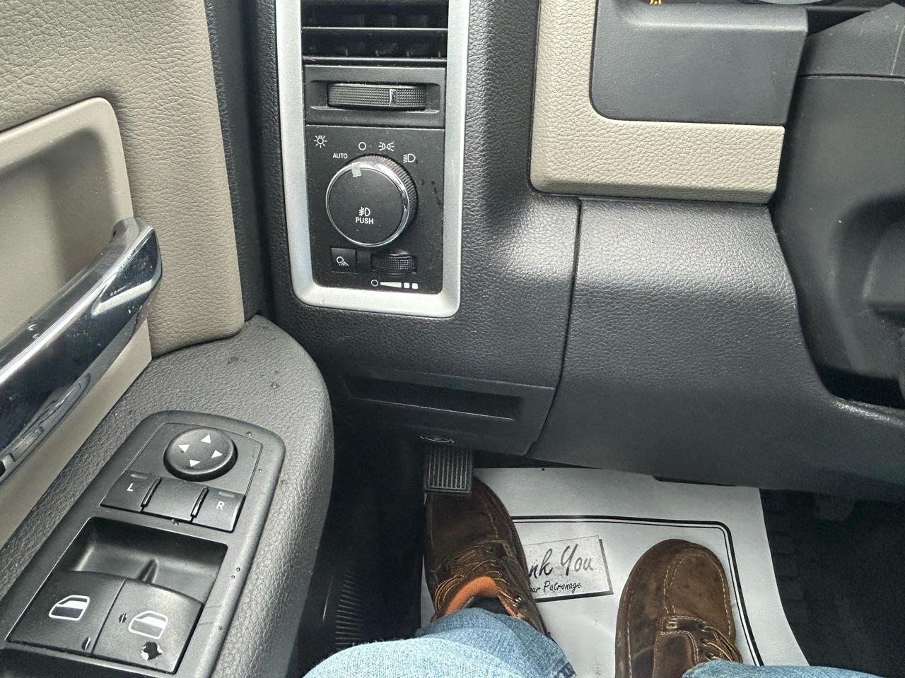 RAM 1500 4WD Crew Cab 140.5" Big Horn 2012