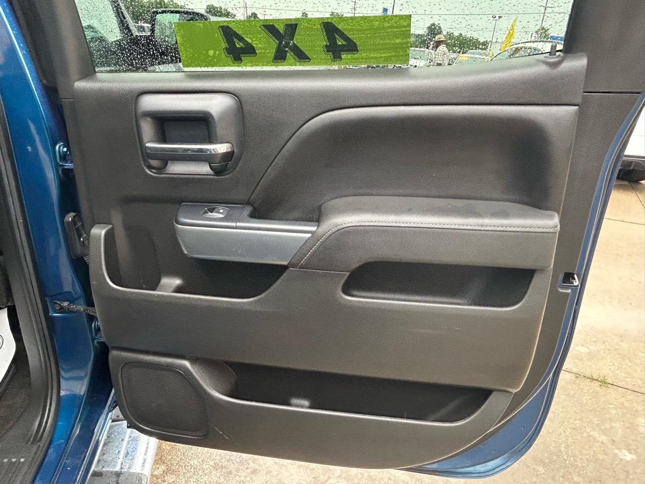 Chevrolet Silverado 1500 4WD Crew Cab 143.5" LT w/1LT 2015