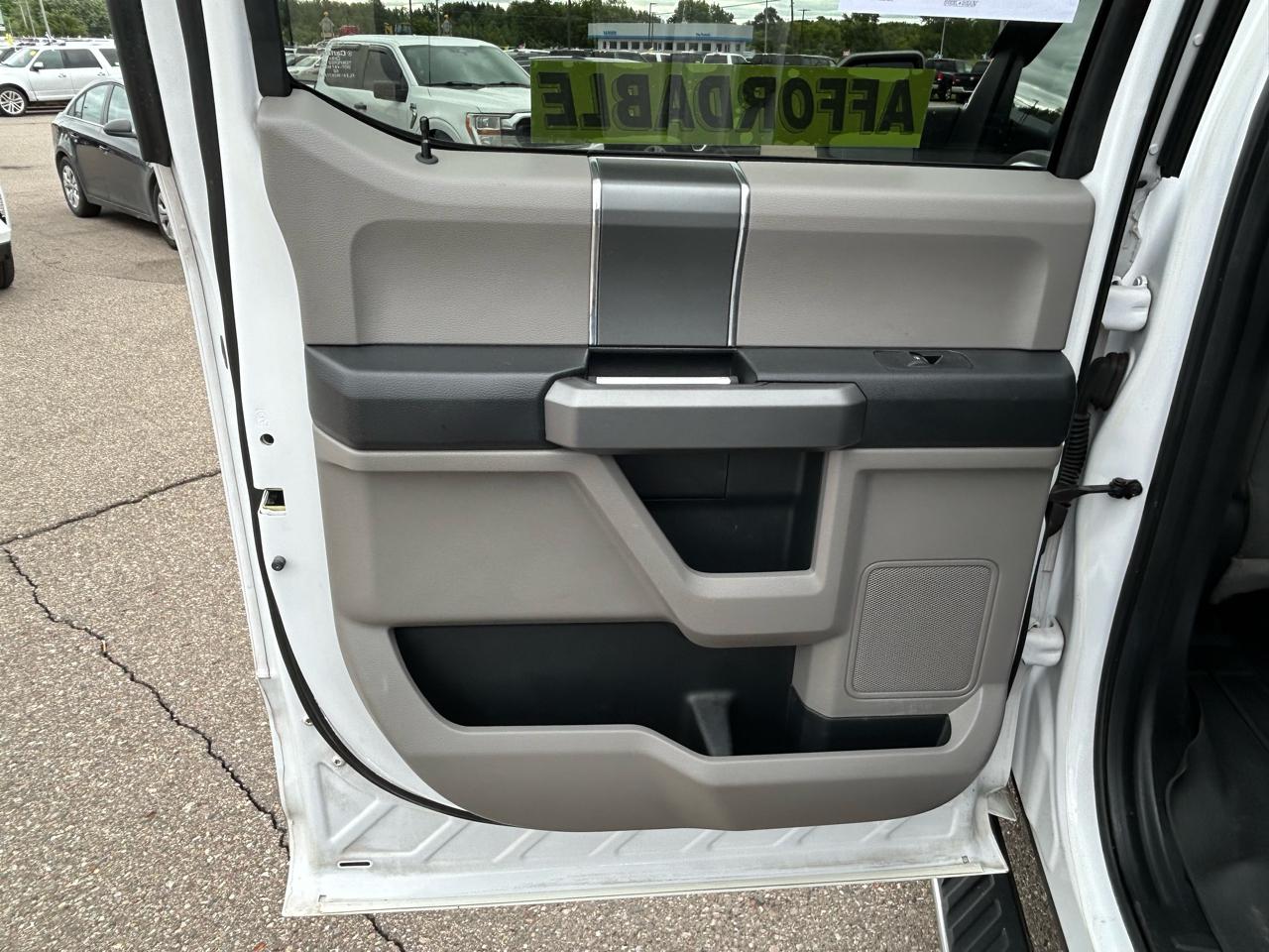 Ford F-150 4WD SuperCrew 139" XLT 2015