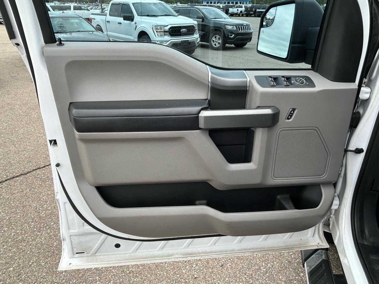 Ford F-150 4WD SuperCrew 139" XLT 2015