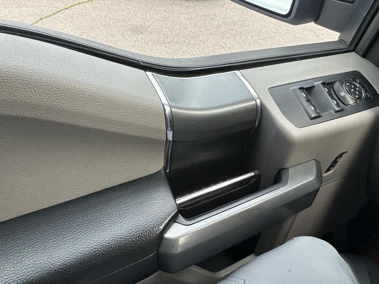 Ford F-150 4WD SuperCrew 139" XLT 2015