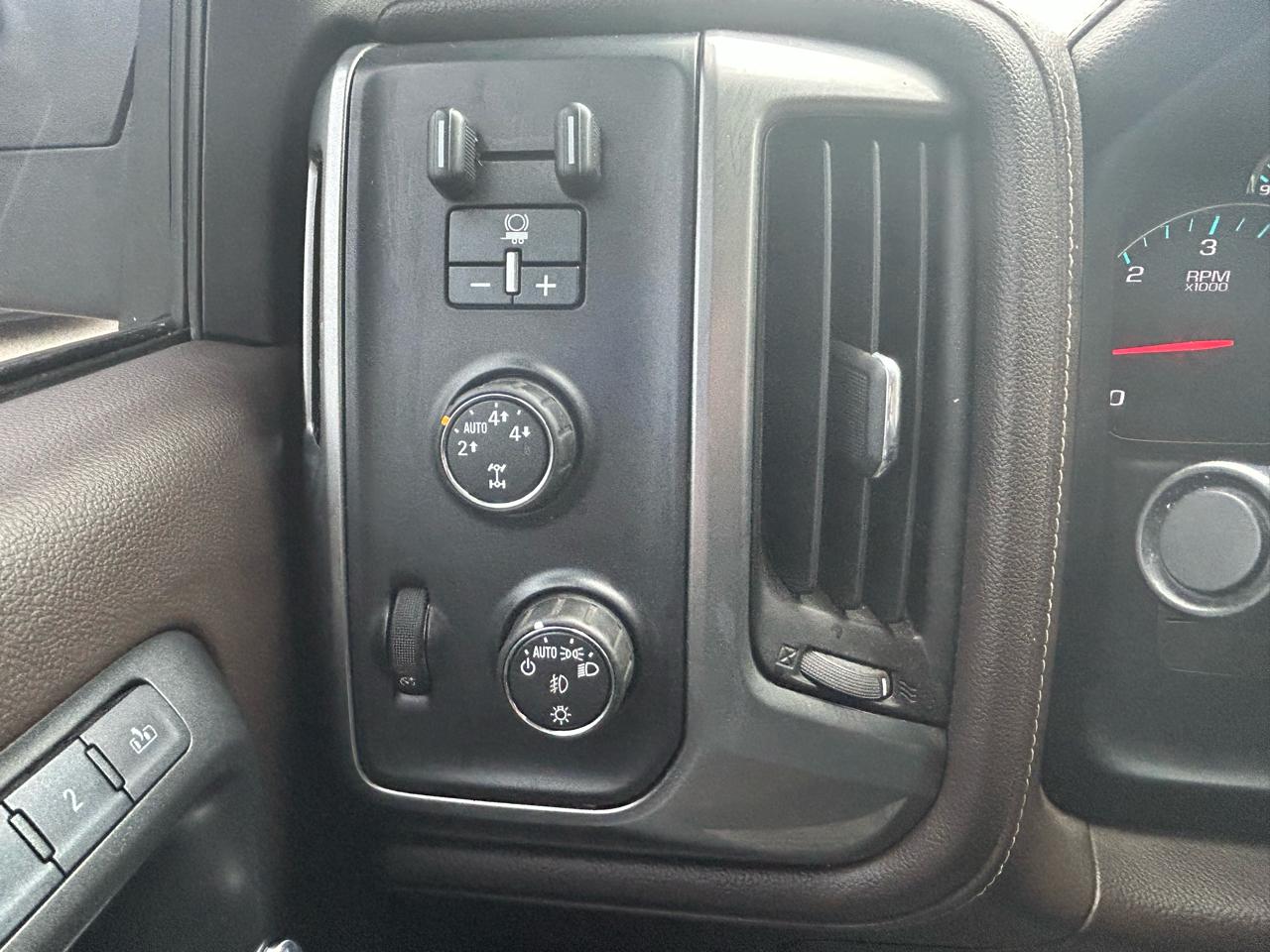 Chevrolet Silverado 1500 4WD Double Cab 143.5" LTZ w/1LZ 2015