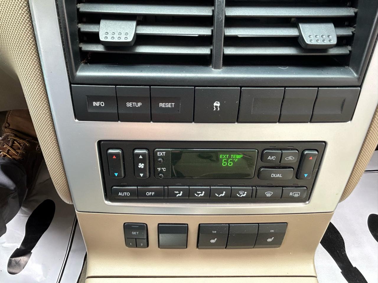 Mercury Mountaineer AWD 4dr V6 2007