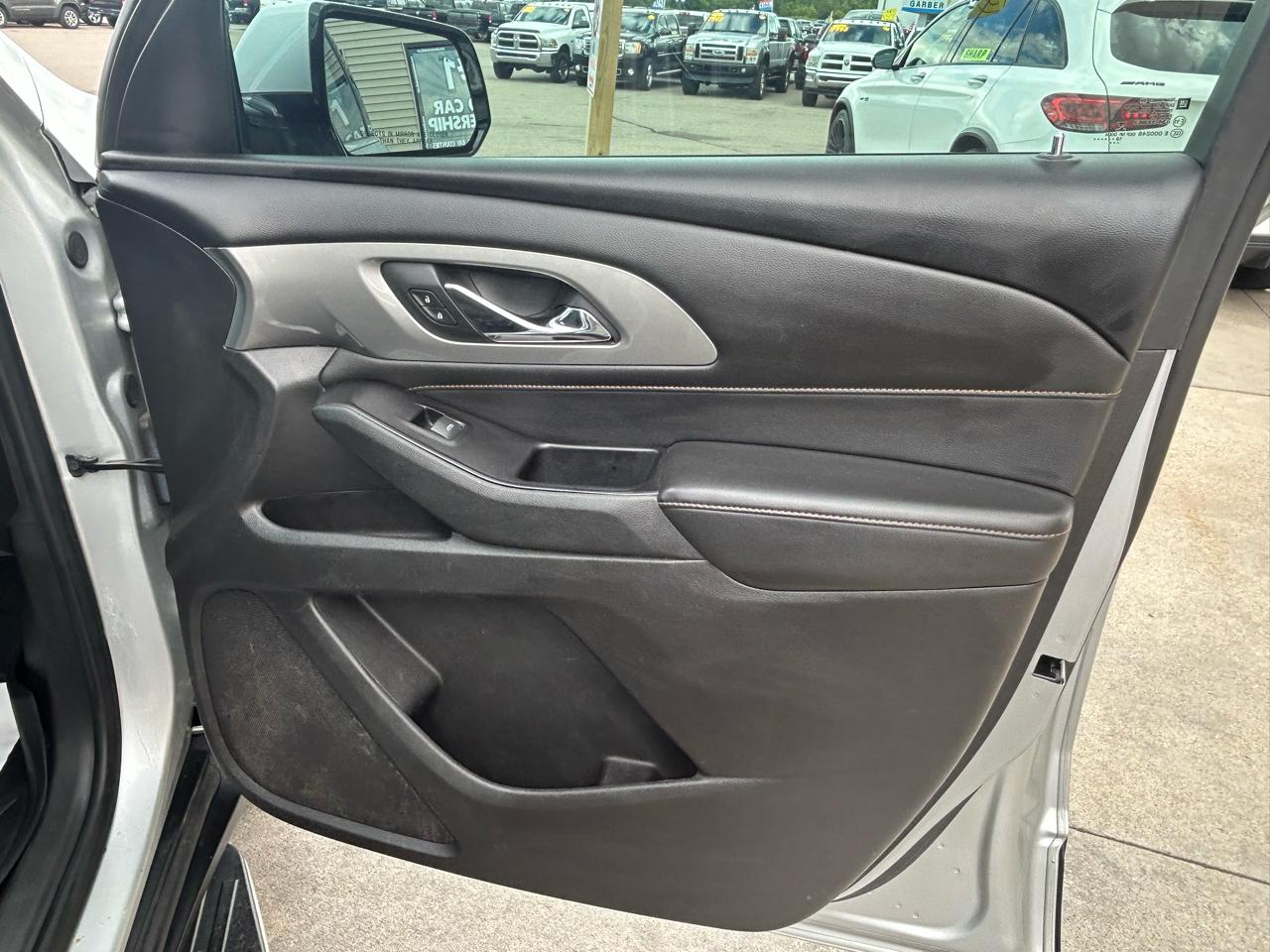 Chevrolet Traverse FWD 4dr LT Cloth w/1LT 2019
