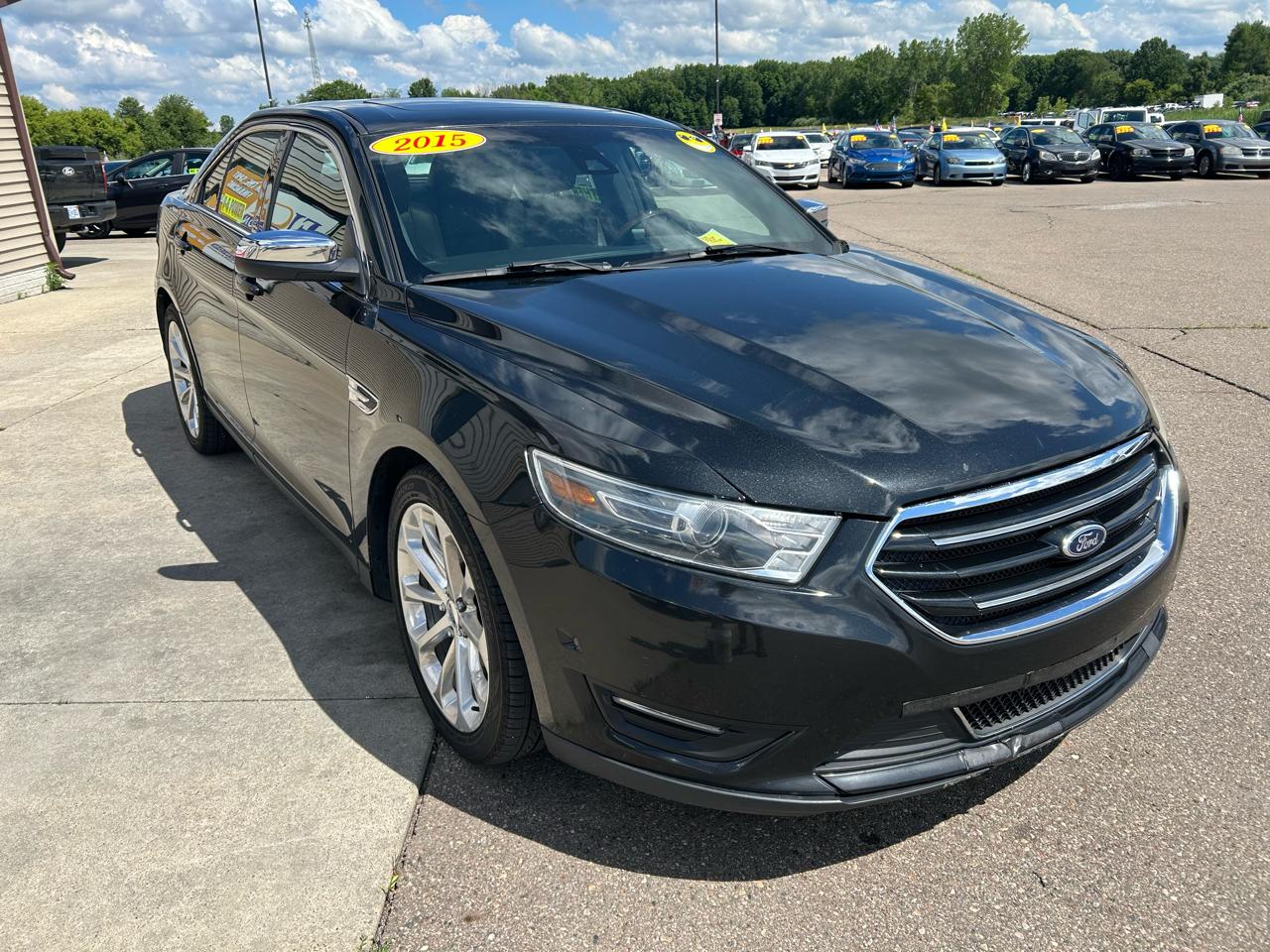 Ford Taurus 4dr Sdn Limited FWD 2015