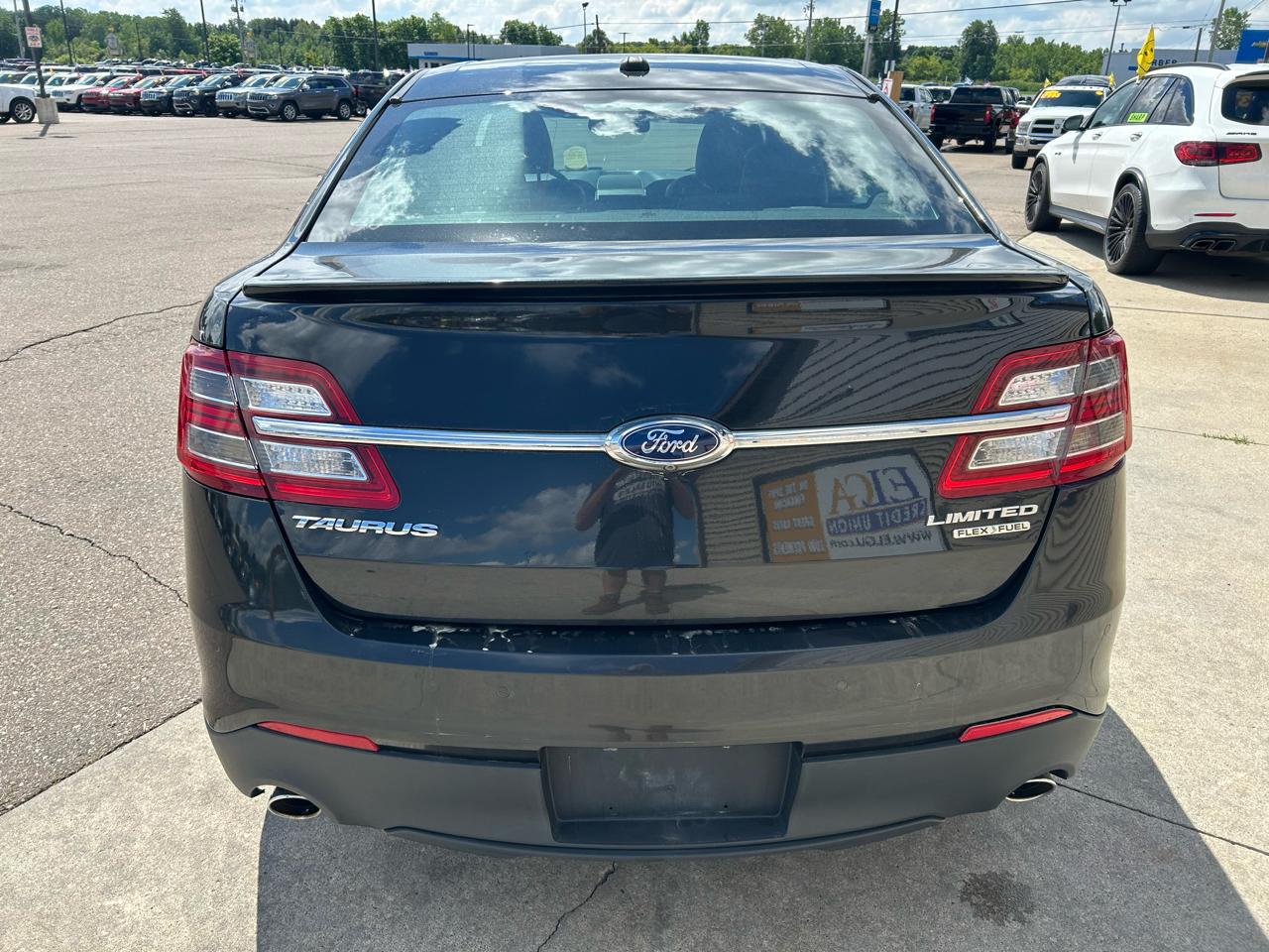 Ford Taurus 4dr Sdn Limited FWD 2015
