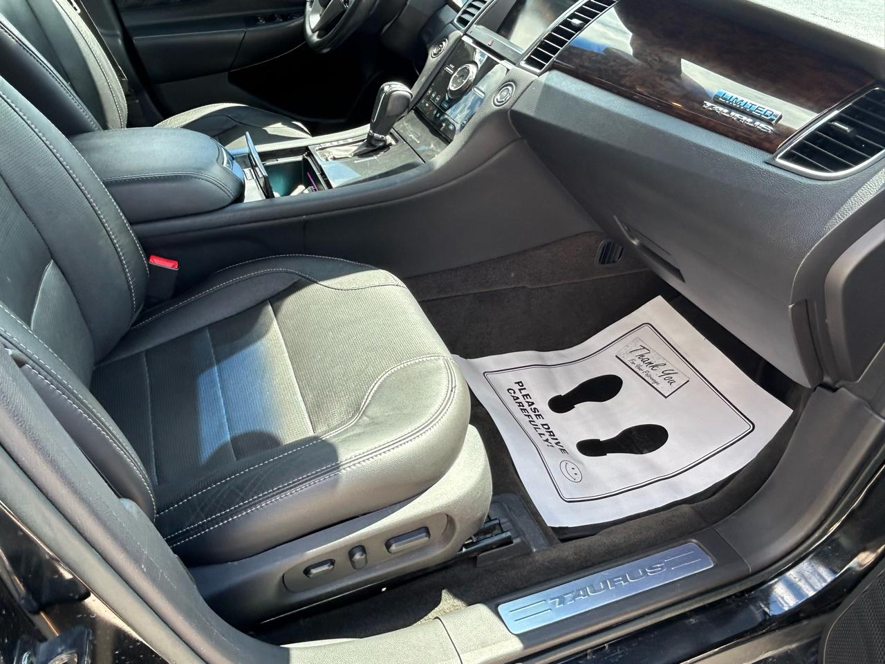 Ford Taurus 4dr Sdn Limited FWD 2015