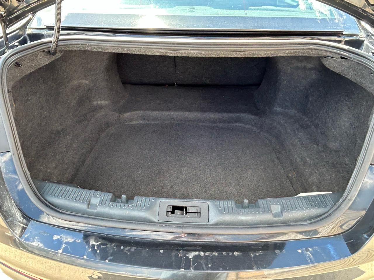 Ford Taurus 4dr Sdn Limited FWD 2015