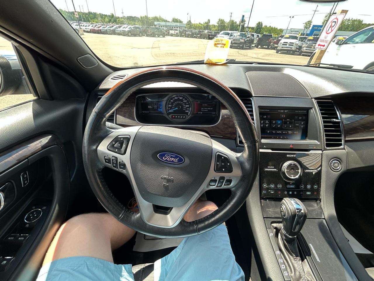 Ford Taurus 4dr Sdn Limited FWD 2015