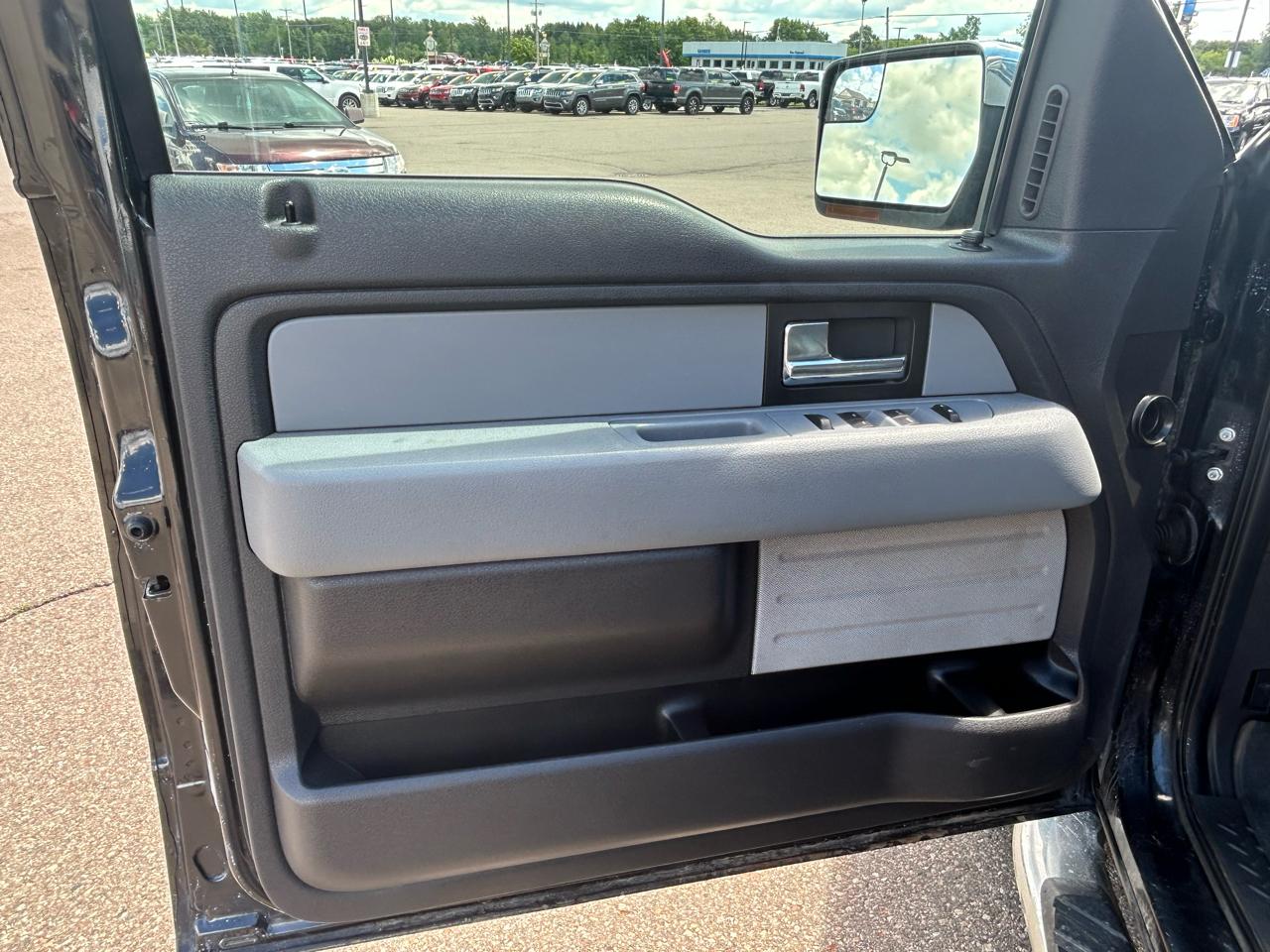 Ford F-150 4WD SuperCrew 145" XLT 2014