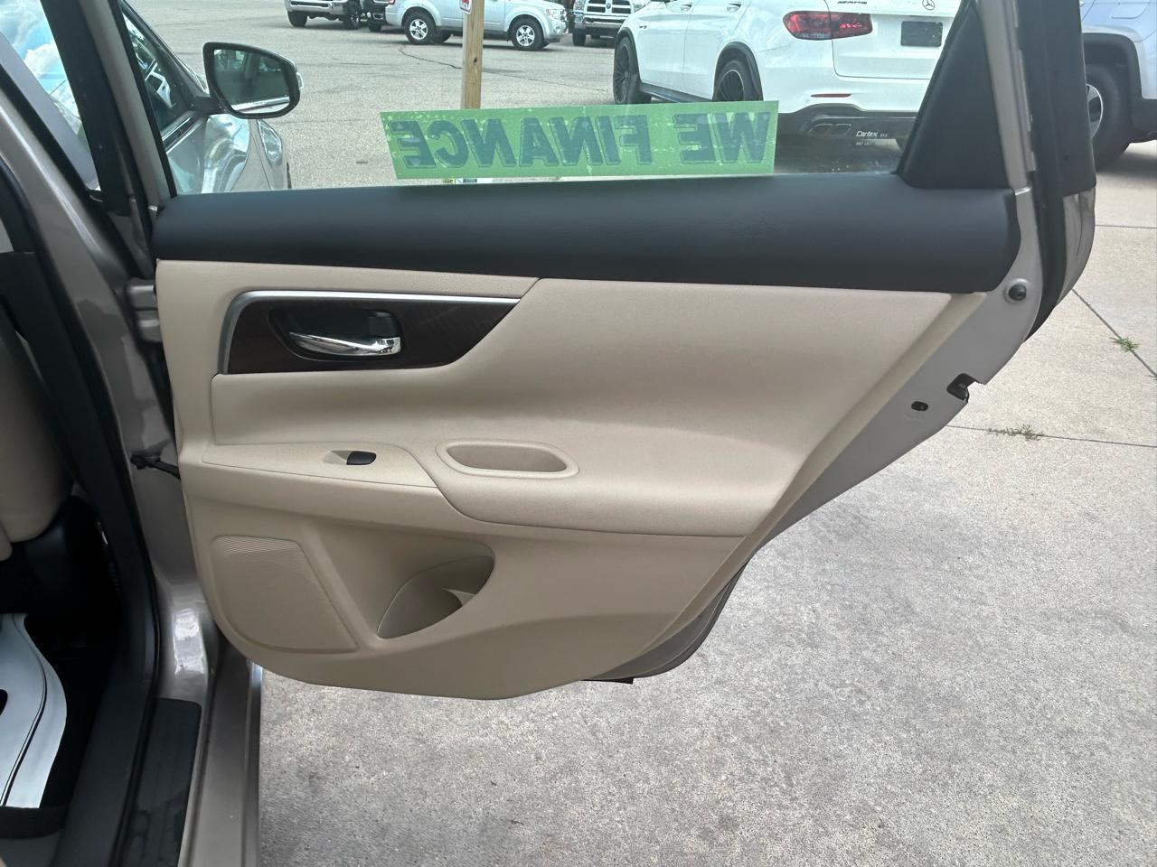 Nissan Altima 4dr Sdn I4 2.5 SL 2015