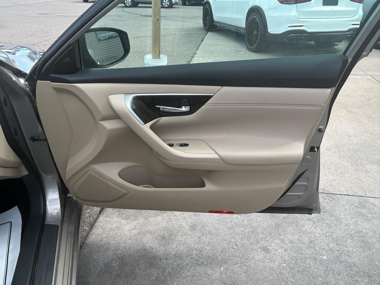 Nissan Altima 4dr Sdn I4 2.5 SL 2015