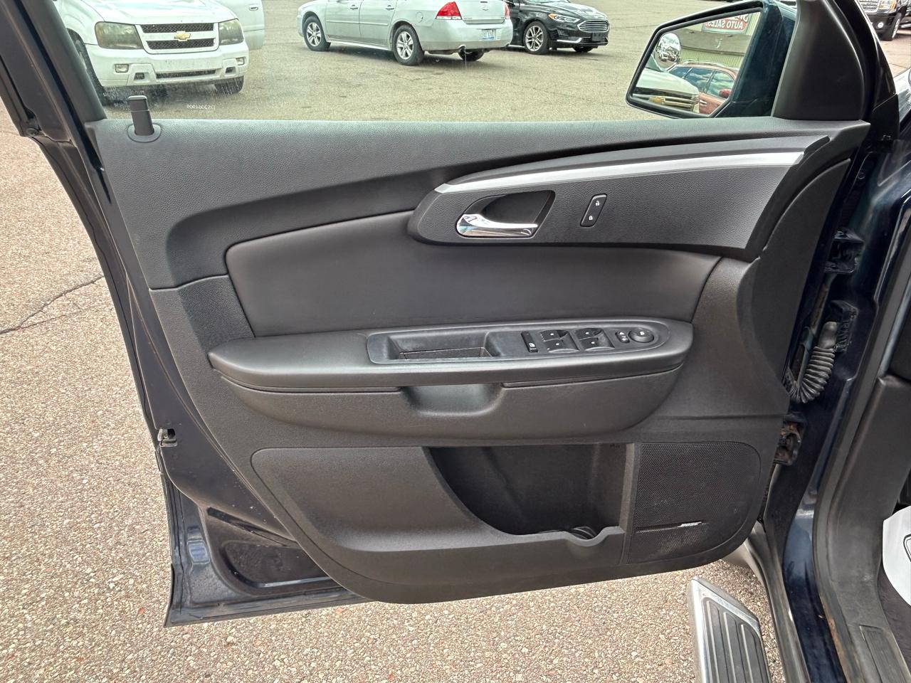 Chevrolet Traverse AWD 4dr LT w/2LT 2012