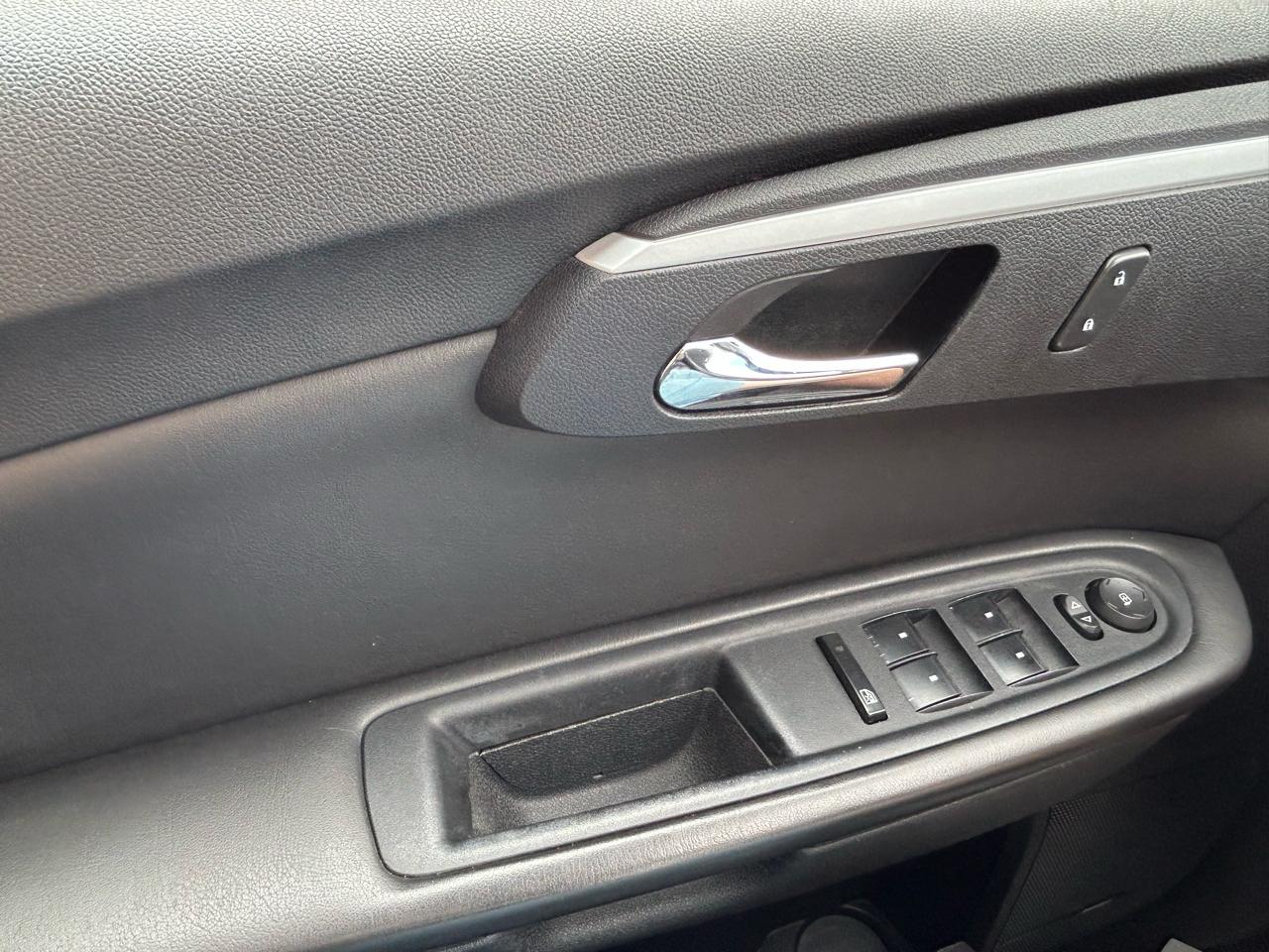 Chevrolet Traverse AWD 4dr LT w/2LT 2012