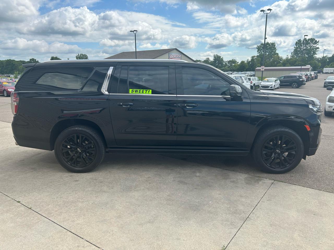 Chevrolet Suburban 4WD 4dr High Country 2021
