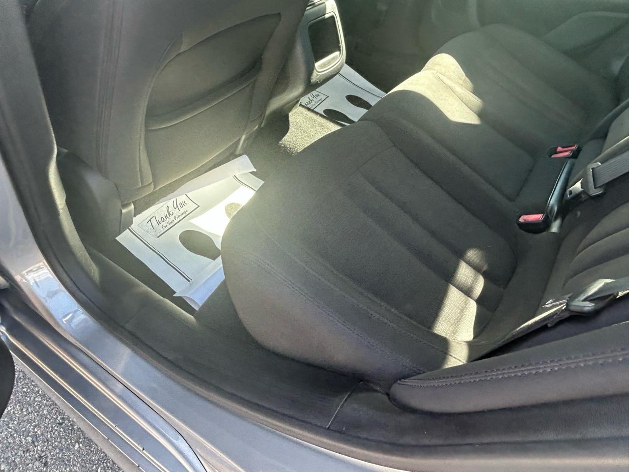 Chrysler 200 4dr Sdn Limited FWD 2015