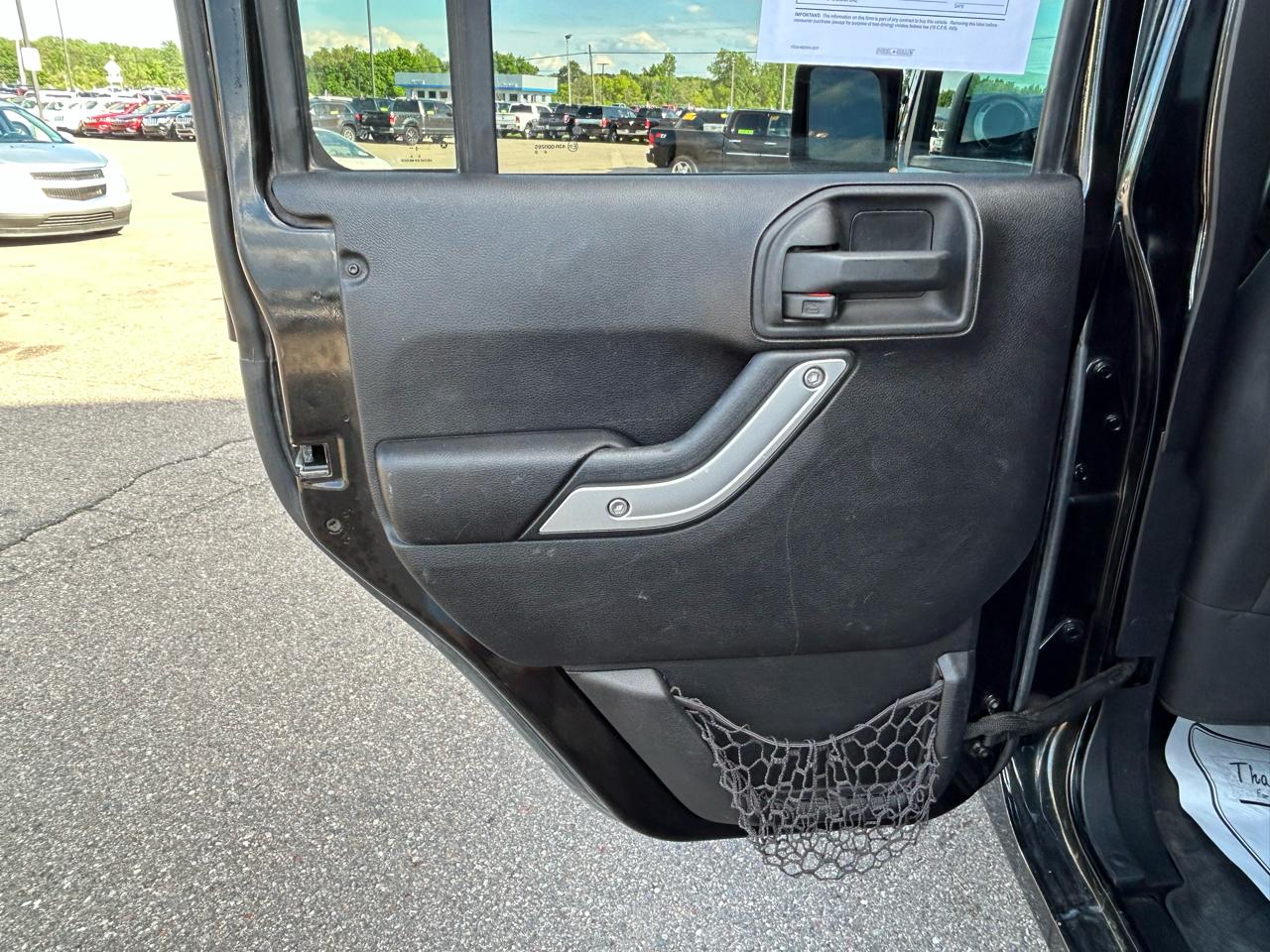 Jeep Wrangler Unlimited 4WD 4dr Sahara 2016