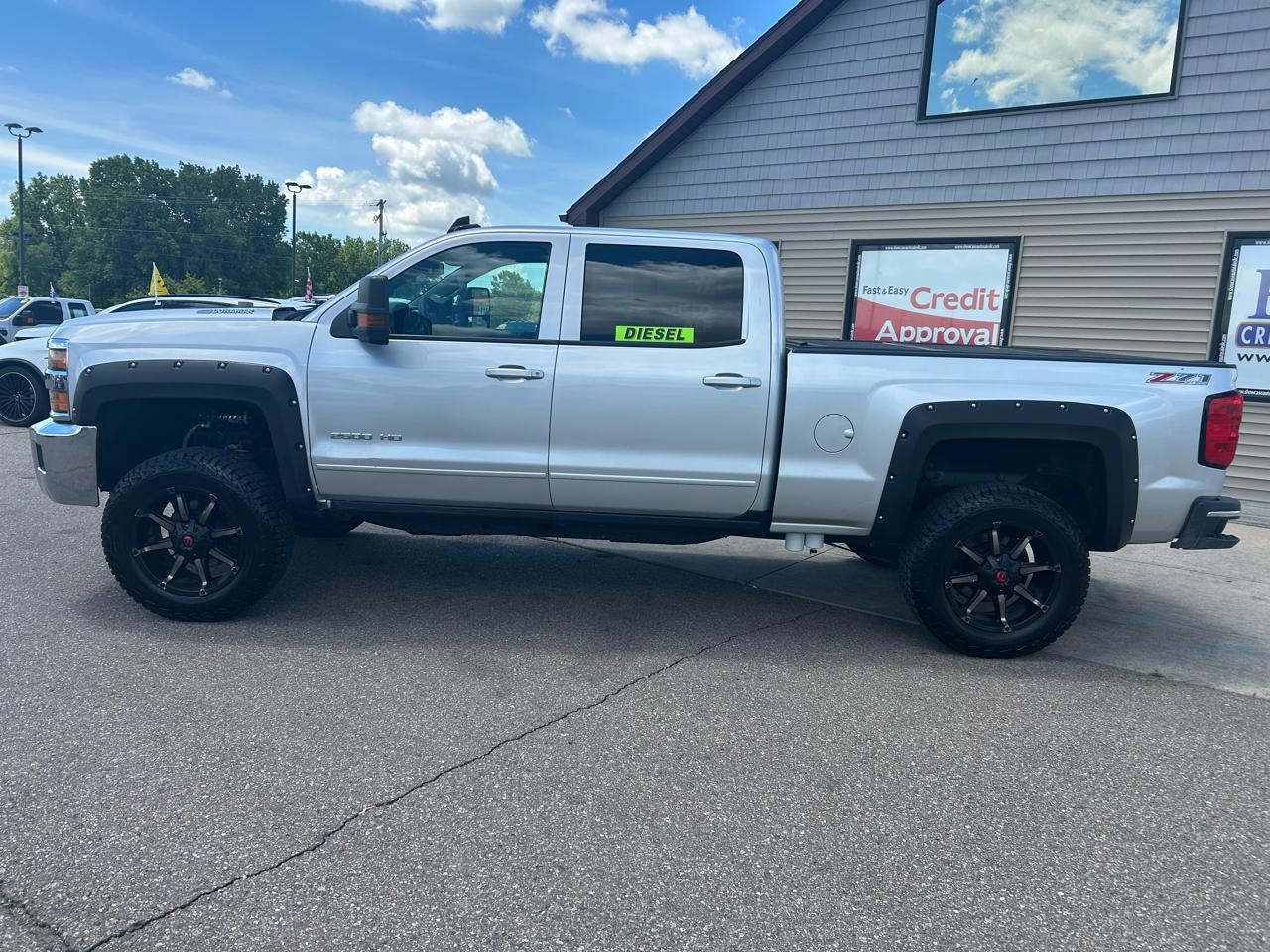 Chevrolet Silverado 2500HD Built After Aug 14 4WD Crew Cab 153.7" LT 2015