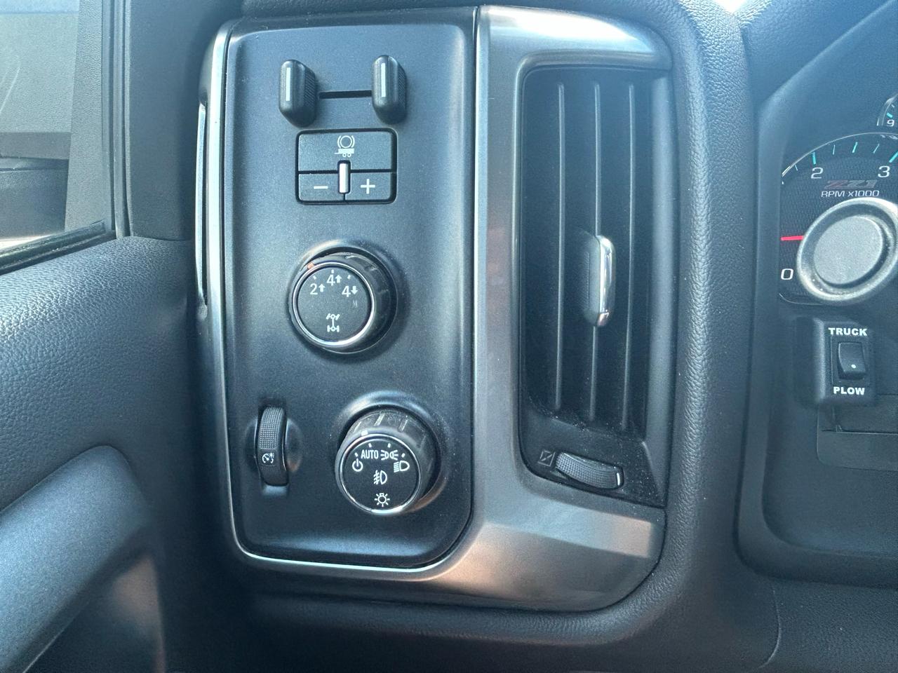 Chevrolet Silverado 2500HD Built After Aug 14 4WD Crew Cab 153.7" LT 2015