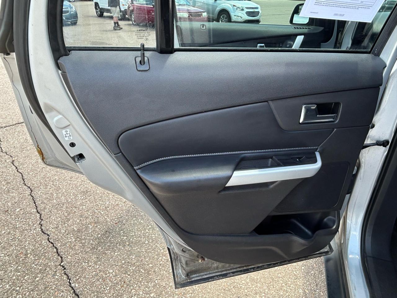 Ford Edge 4dr SE FWD 2012