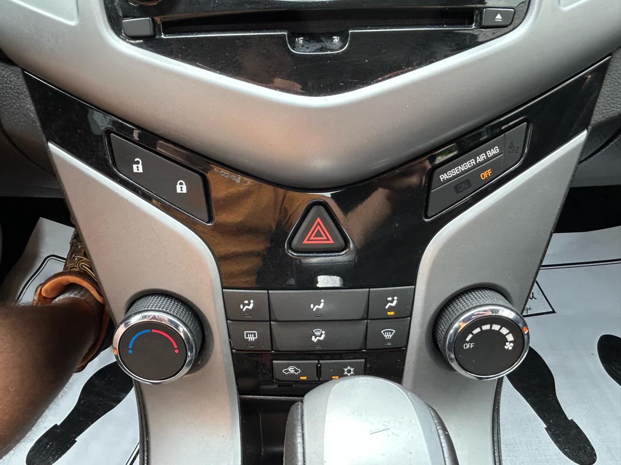 Chevrolet Cruze 4dr Sdn Auto 1LT 2013