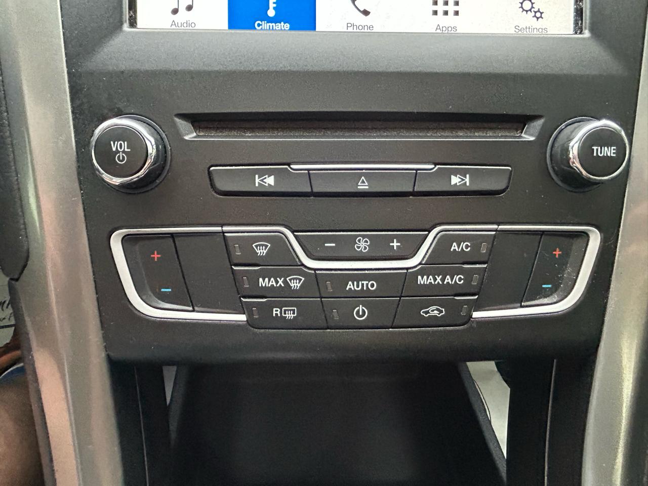 Ford Fusion SE FWD 2018