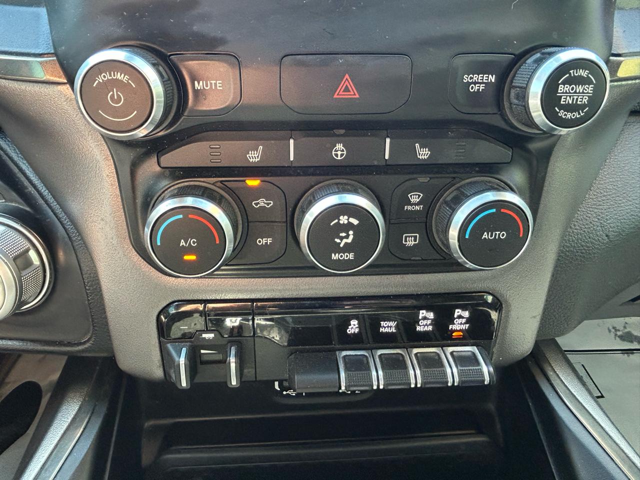 RAM 1500 Sport 4x4 Crew Cab 5'7" Box 2020