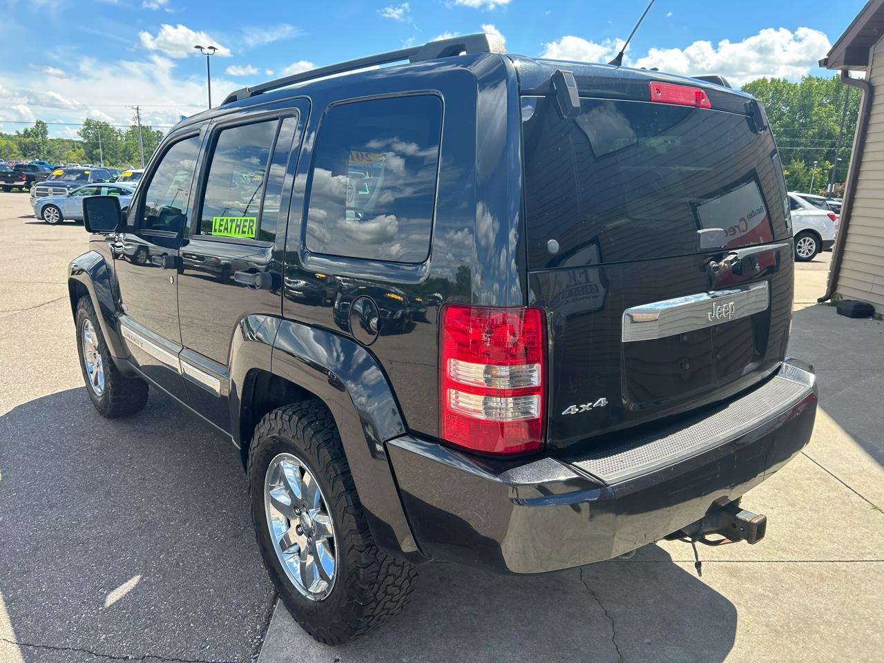 Jeep Liberty 4WD 4dr Sport Latitude 2012