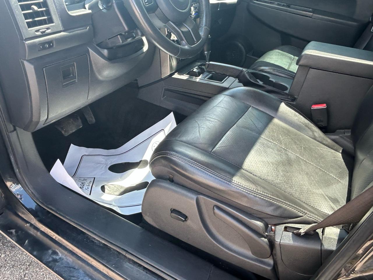 Jeep Liberty 4WD 4dr Sport Latitude 2012