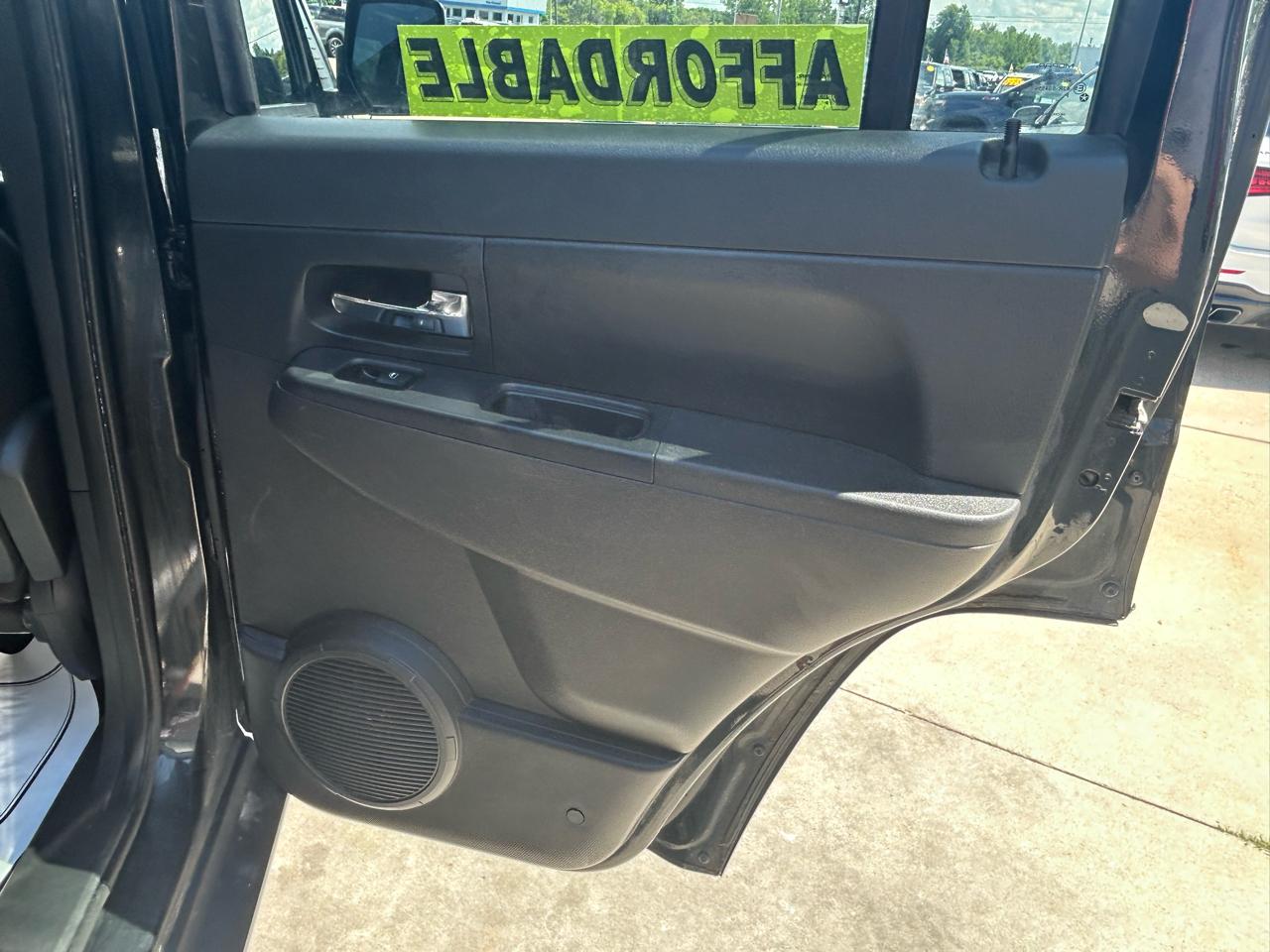 Jeep Liberty 4WD 4dr Sport Latitude 2012
