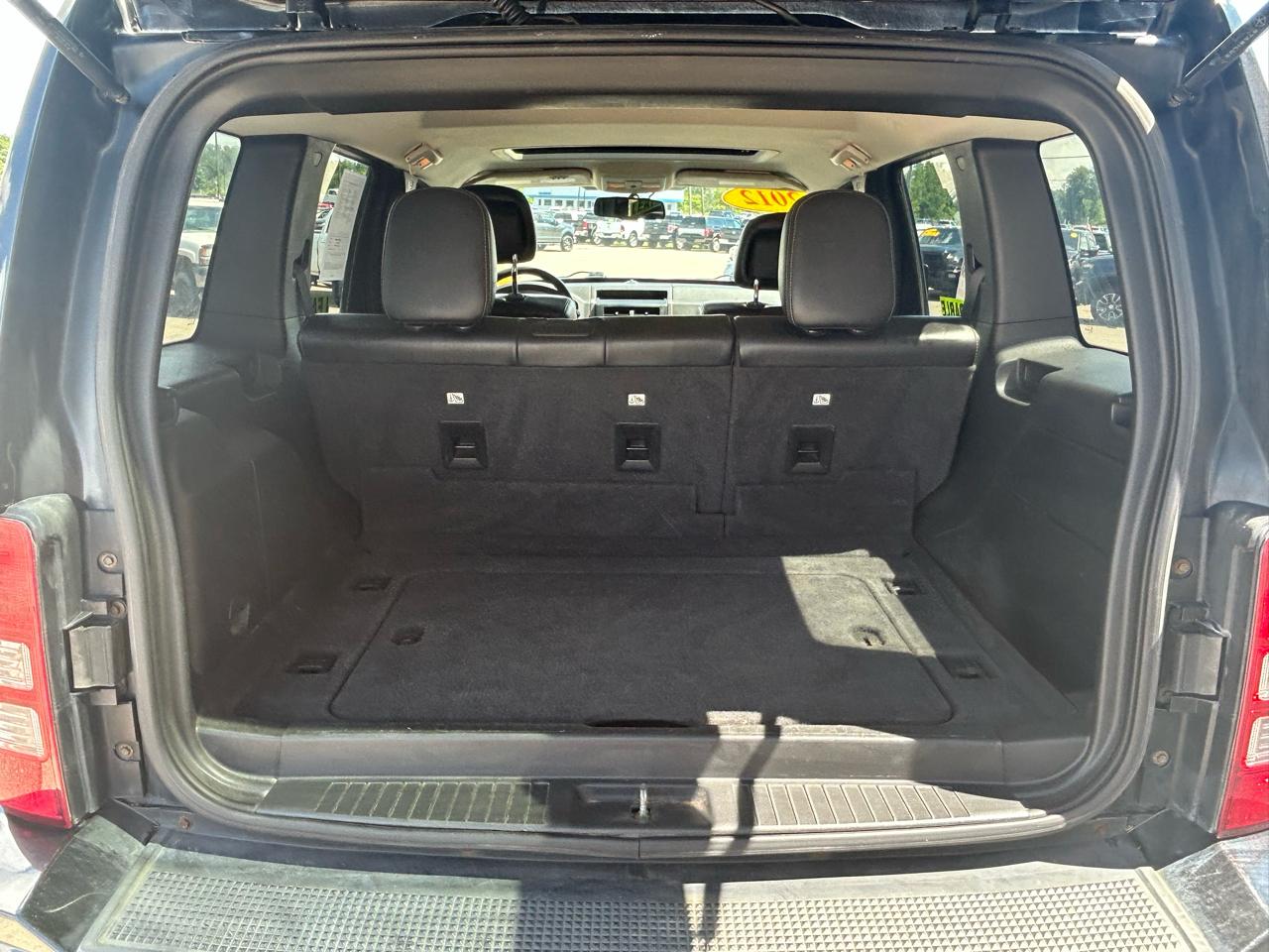 Jeep Liberty 4WD 4dr Sport Latitude 2012