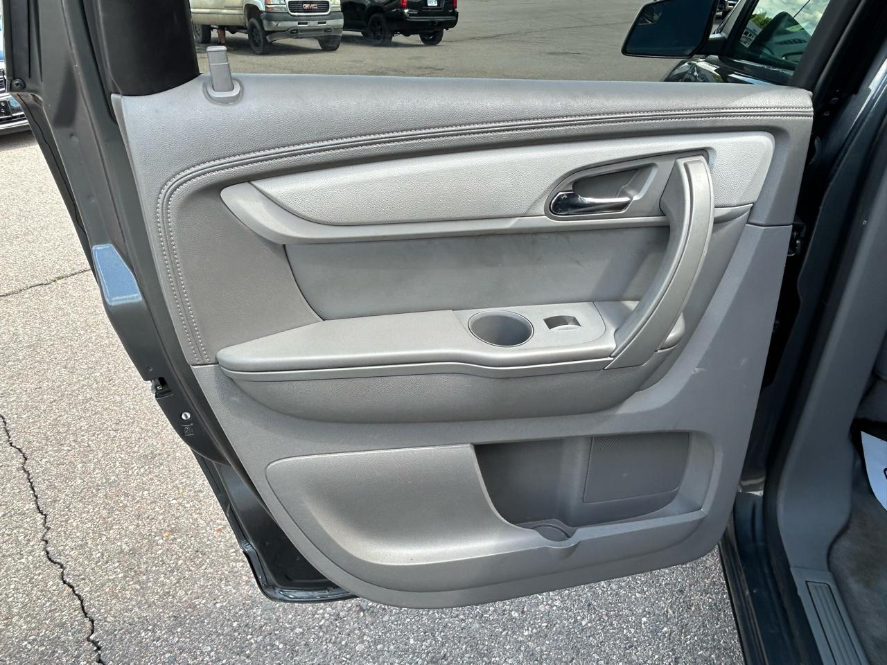 Chevrolet Traverse FWD 4dr LS 2013