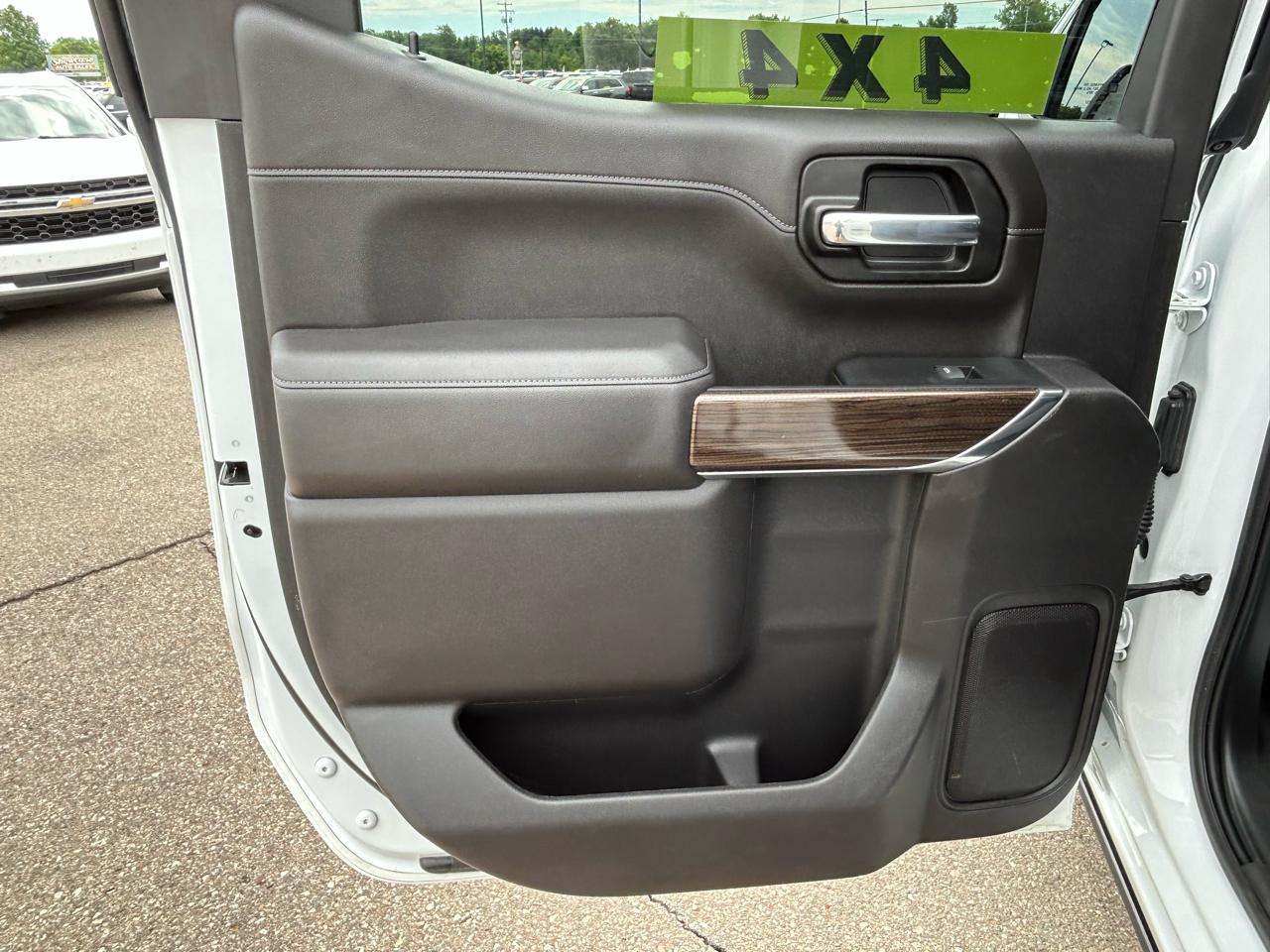 Chevrolet Silverado 1500 4WD Crew Cab 147" LT Trail Boss 2021
