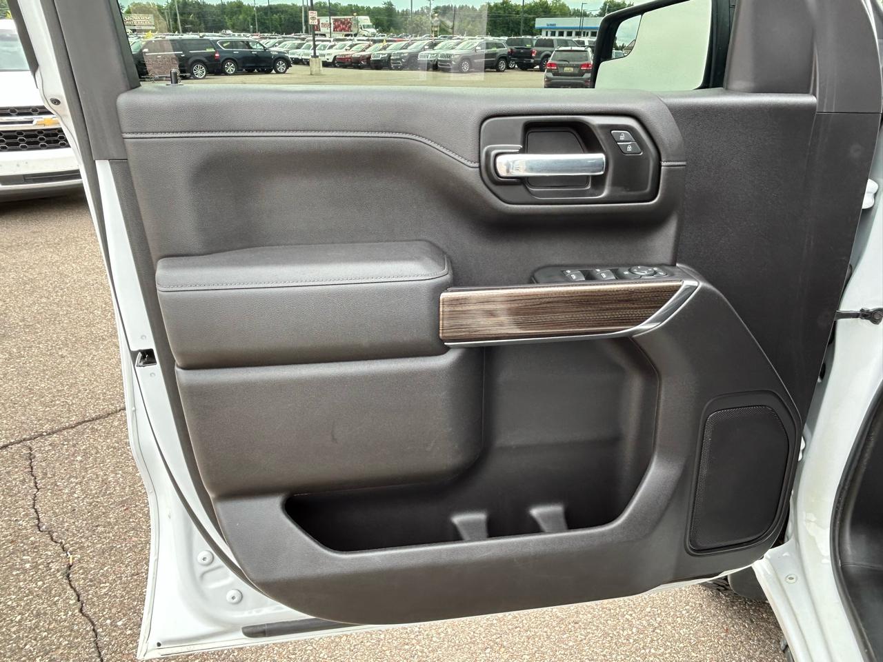 Chevrolet Silverado 1500 4WD Crew Cab 147" LT Trail Boss 2021