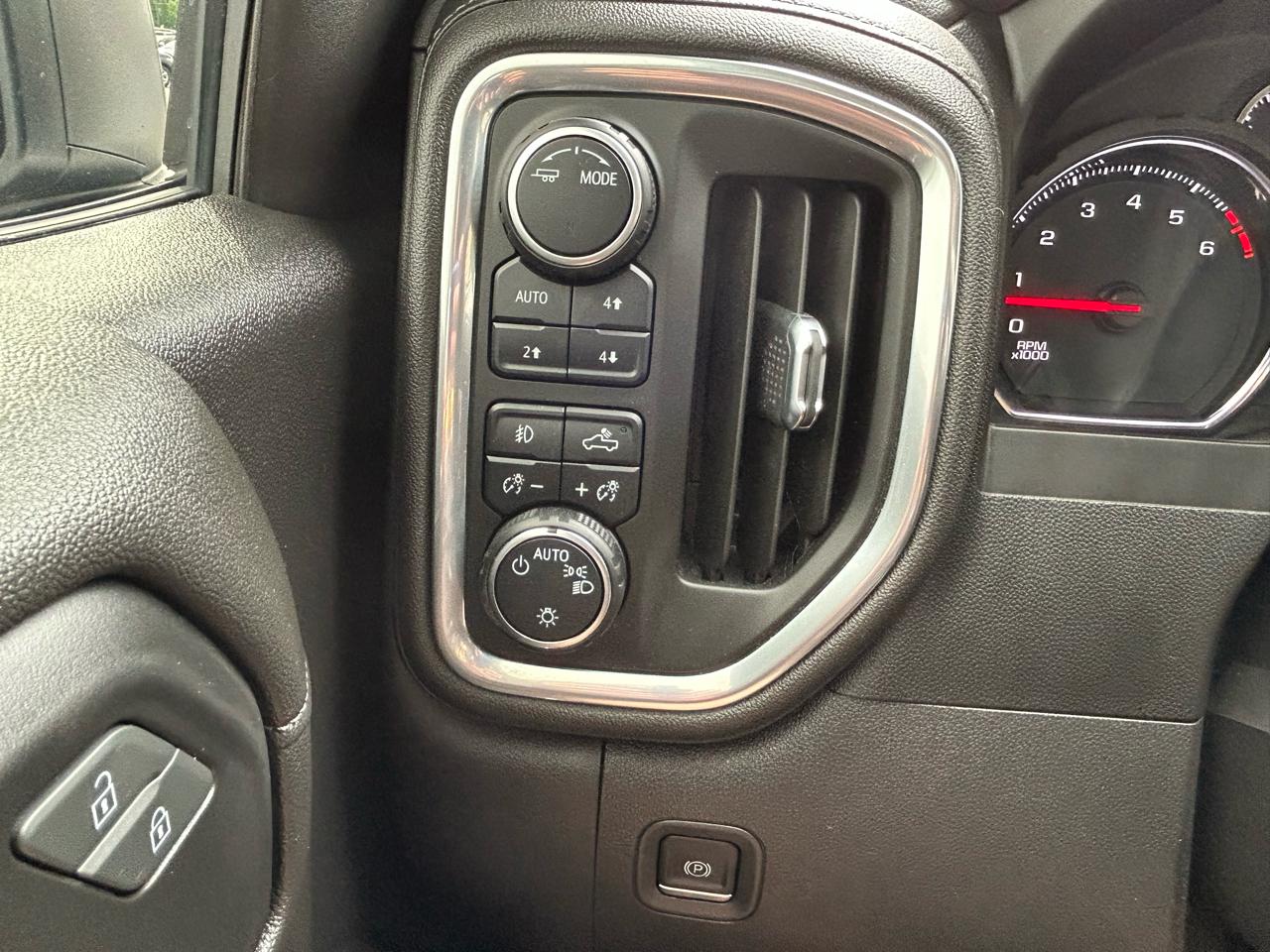 Chevrolet Silverado 1500 4WD Crew Cab 147" LT Trail Boss 2021