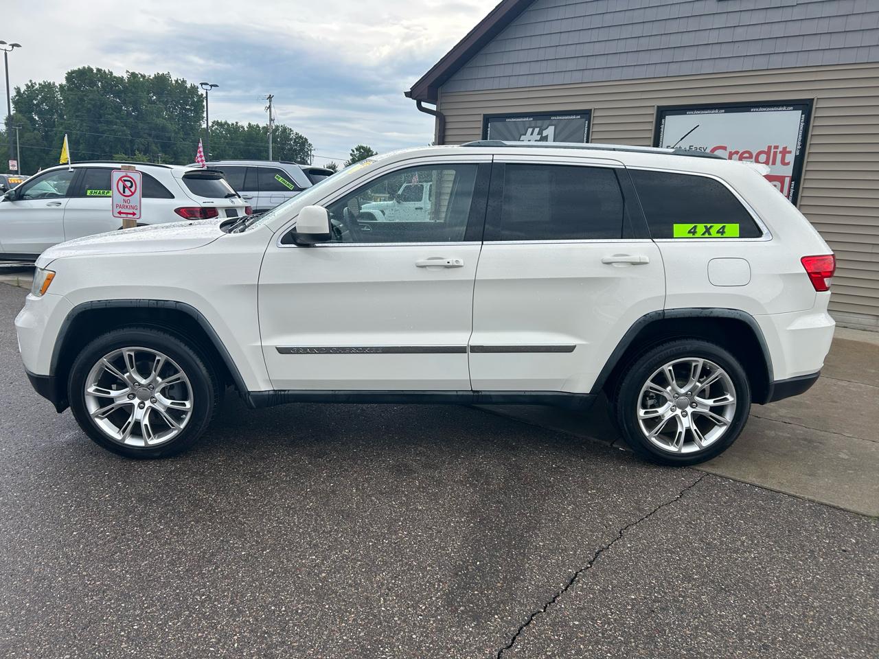 Jeep Grand Cherokee 4WD 4dr Laredo 2011