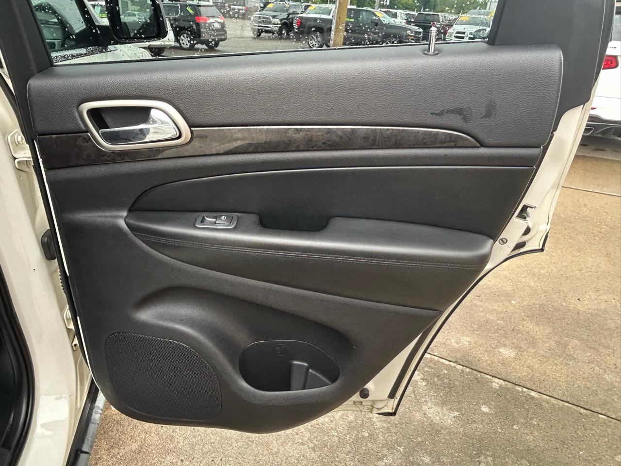 Jeep Grand Cherokee 4WD 4dr Laredo 2011