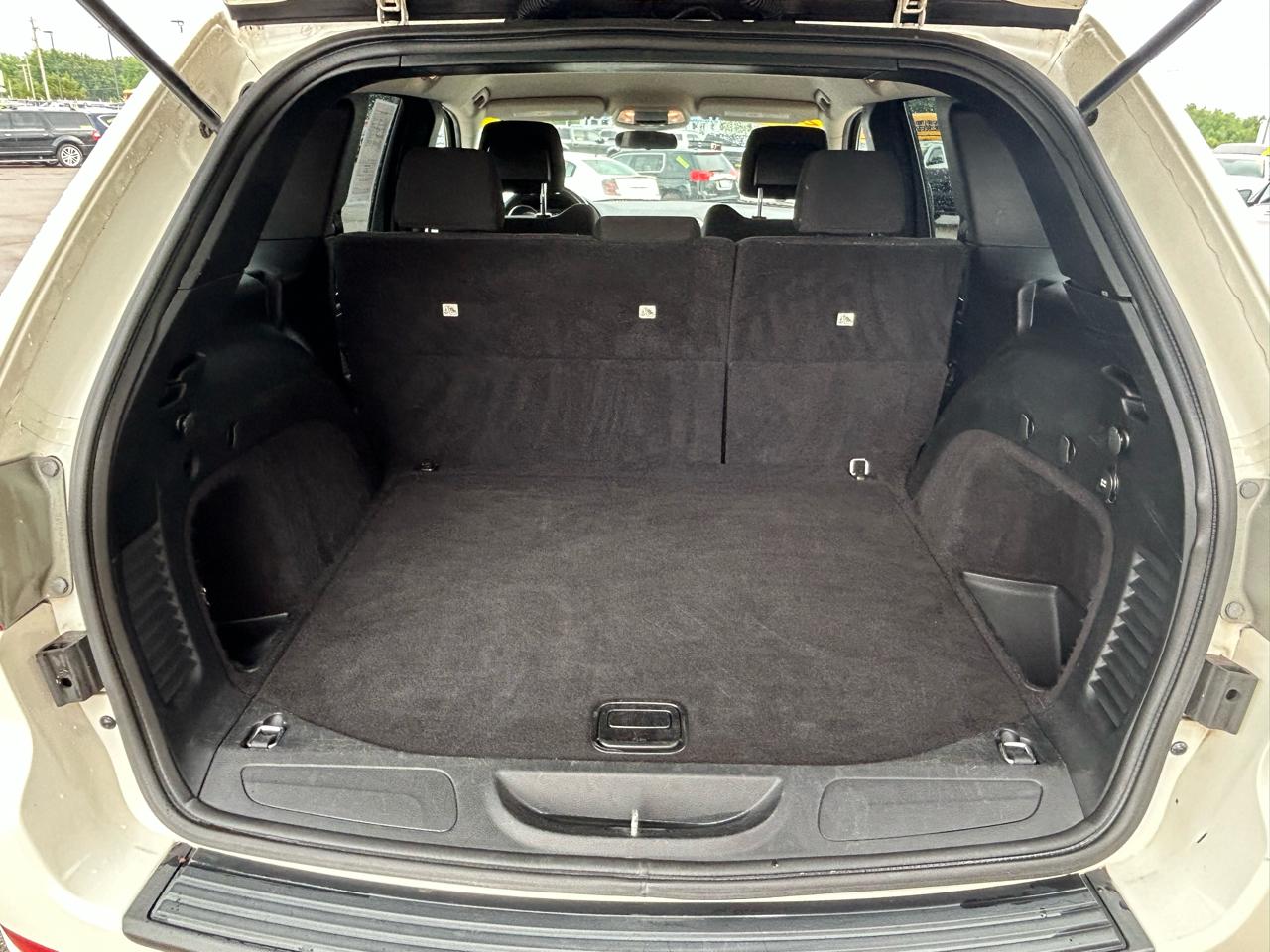 Jeep Grand Cherokee 4WD 4dr Laredo 2011