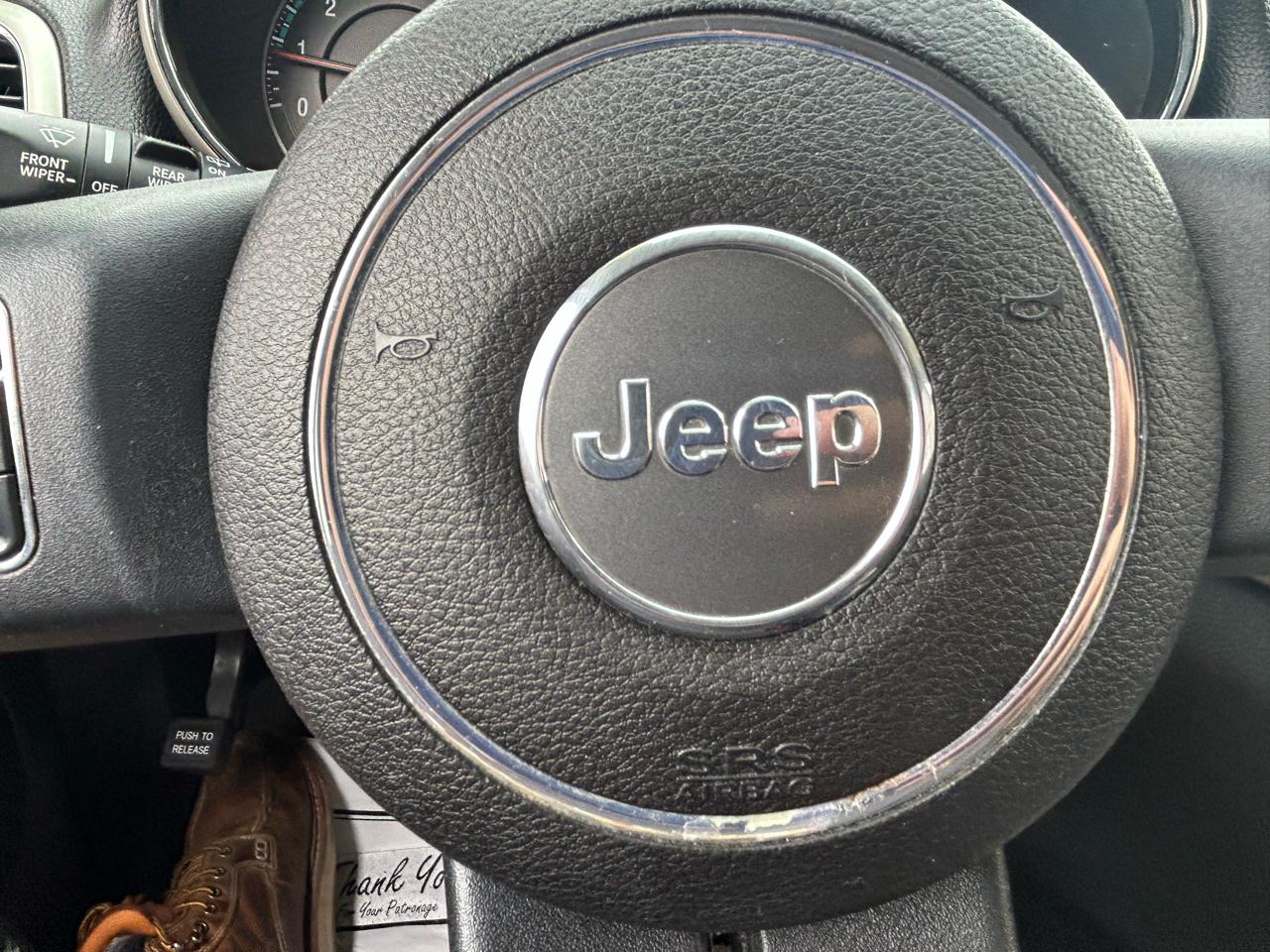 Jeep Grand Cherokee 4WD 4dr Laredo 2011