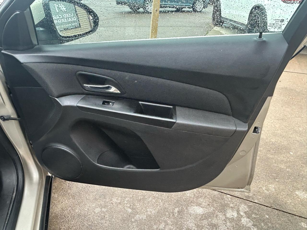 Chevrolet Cruze 4dr Sdn Auto 1LT 2013