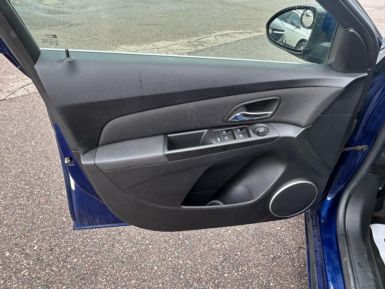 Chevrolet Cruze 4dr Sdn LT w/1LT 2012