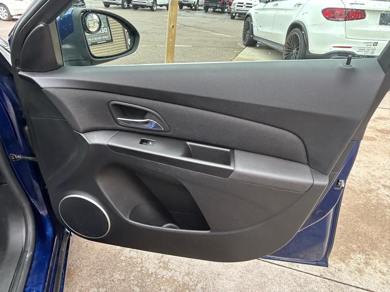 Chevrolet Cruze 4dr Sdn LT w/1LT 2012