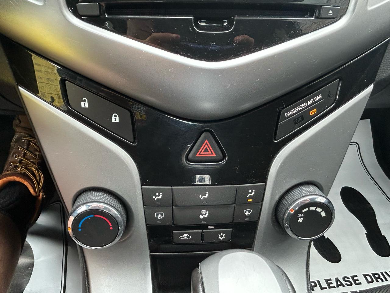 Chevrolet Cruze 4dr Sdn LT w/1LT 2012