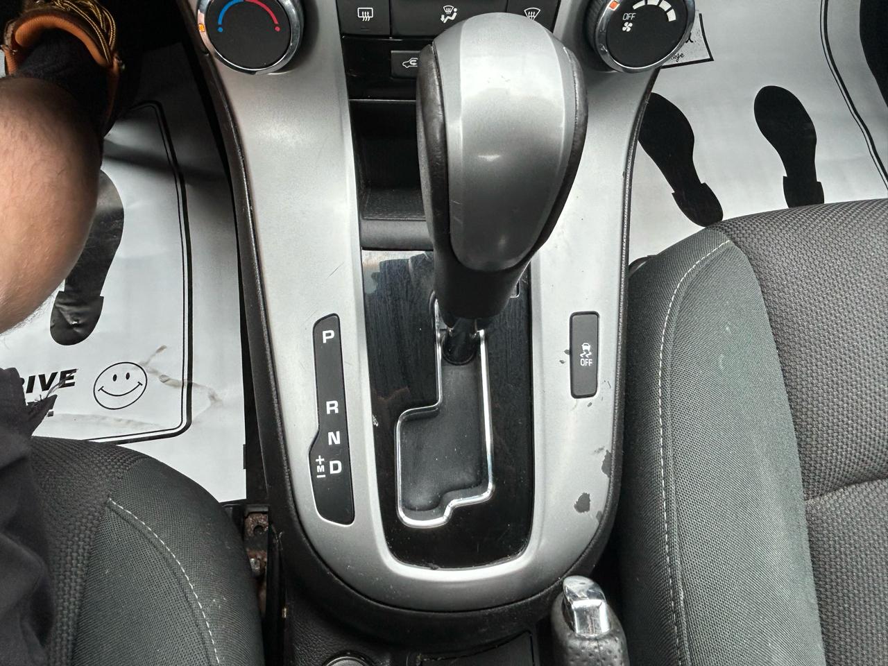 Chevrolet Cruze 4dr Sdn LT w/1LT 2012