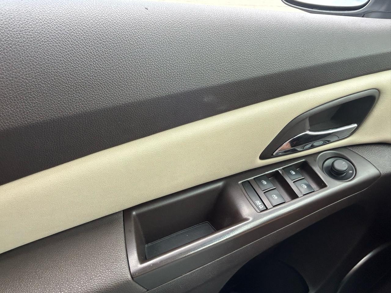Chevrolet Cruze 4dr Sdn LTZ 2012