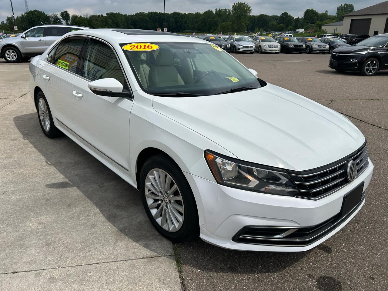 Volkswagen Passat 4dr Sdn 1.8T Auto SE PZEV 2016