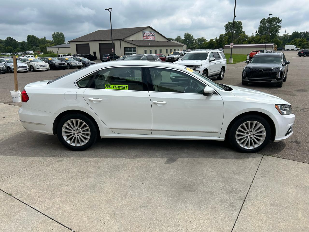 Volkswagen Passat 4dr Sdn 1.8T Auto SE PZEV 2016