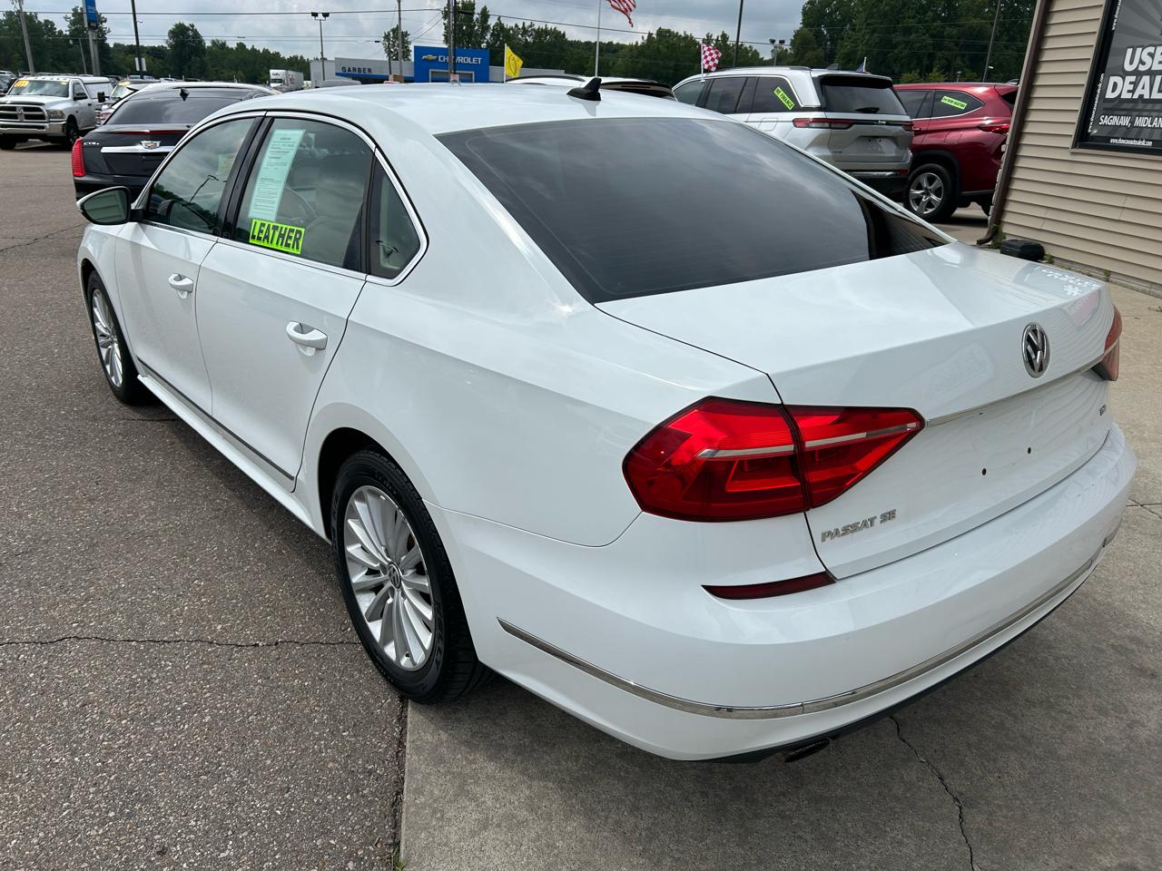 Volkswagen Passat 4dr Sdn 1.8T Auto SE PZEV 2016
