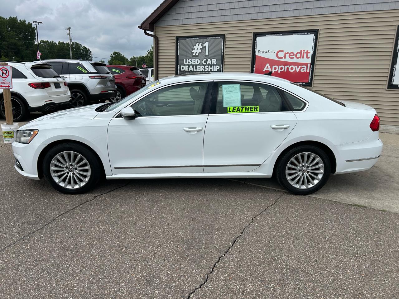 Volkswagen Passat 4dr Sdn 1.8T Auto SE PZEV 2016